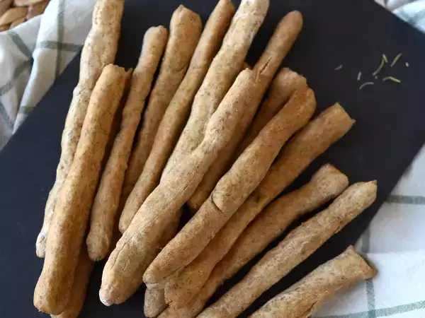 9 maukasta ja rapeaa ideaa jaettavaksi: helpot alkupalat, jotka tekevät jokaisesta illasta pienen tapahtuman.