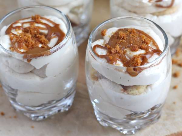 Mascarpone vanhenee jääkaapissa? Tutustu 16 kermaiseen, nopeaan ja vastustamattomaan jälkiruokaan, jotka saavat sinut käyttämään sitä heti.