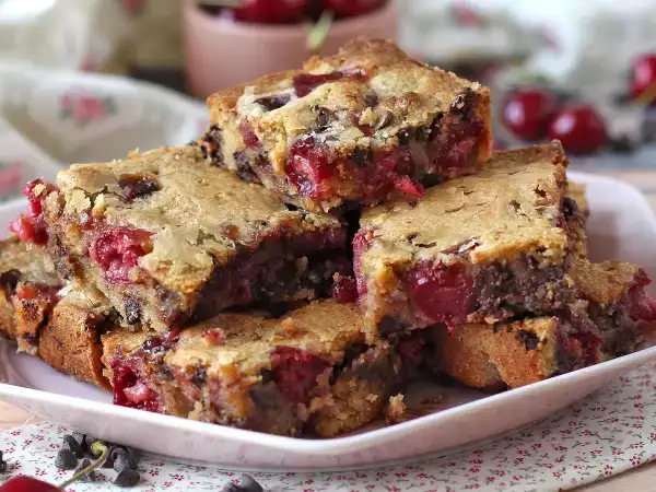 10 täydellistä kevätkakkua, jotka tekevät jokaisesta iltapäivästä makeamman.