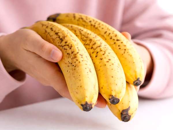 Miten saat banaanit säilymään pidempään ja estät niitä muuttumasta liian nopeasti mustiksi?