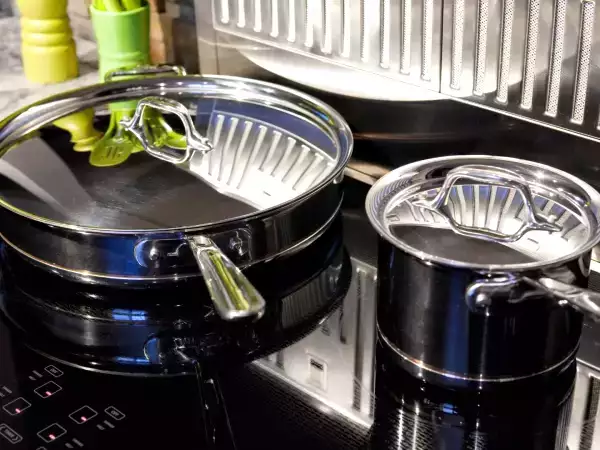 Kuumentaako keittolevy kattilan ympäristöä? Tämä yksityiskohta voi tuhlata energiaa