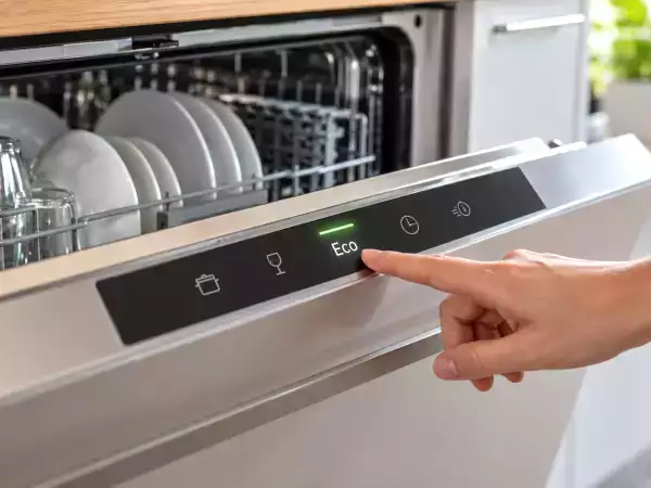 Säästääkö astianpesukoneen Eco-toiminto todella energiaa? Katso, kuinka paljon voit säästää