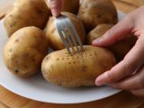 Artikkelit: Pitääkö perunat todella pistellä ennen kypsennystä? Me tutkimme asiaa!