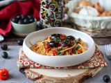 Resepti Spagetti alla puttanesca, nopea ja maukas pääruoka.
