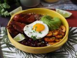 Resepti Bandeja paisa, kolumbialainen ruokalaji täynnä makua ja perinteitä