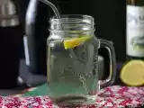 Resepti Hugo spritz ja elderflower-siirappi, raikas ja makea cocktail