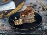 Resepti Tiramisu-tyylinen pannukakkukakku kahvin ja kaakaon kera