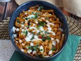 Resepti Tagliatelle al forno, hävikin vastainen resepti ylijäämäpastan käyttämiseen.