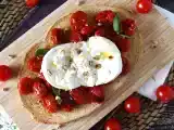 Resepti Paahdettu tomaatti ja burrata-bruschetta