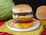 Resepti Big mac, kuuluisa tee-se-itse-hampurilainen!