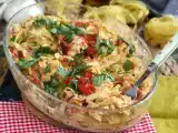 Resepti Tagliatelle feta ja kirsikkatomaatit - paistettu fetapasta