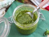 Resepti Kotitekoinen vihreä pesto - pesto alla genovese