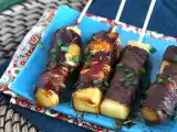 Resepti Juustolla täytetyt yakitori naudanlihakebabit
