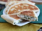 Resepti Turkkilaiset pannukakut fetalla, sitruunalla ja persiljalla - gözleme
