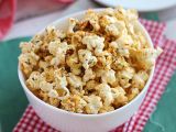 Resepti Pizzamaustettu popcorn