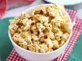 Resepti Pizzamaustettu popcorn