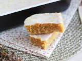 Resepti Sitruuna- ja kaurahiutale-brownie sitruunakuorrutteella