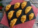 Resepti Leivonnaiscroissantit kinkun ja tuorejuuston kera