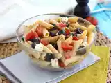 Resepti Pasta-, tomaatti-, feta- ja oliivisalaatti