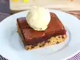 Resepti Keksi- ja brownie-kakku täydellinen välipalaksi!
