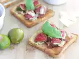 Resepti Bruschetta viikunoiden, parmesaanin ja parmankinkun kanssa