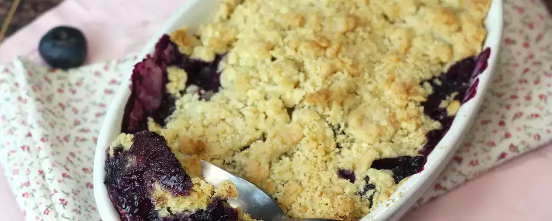 Mustikka-mantelimurska: päältä kultainen, sisältä mehukas.