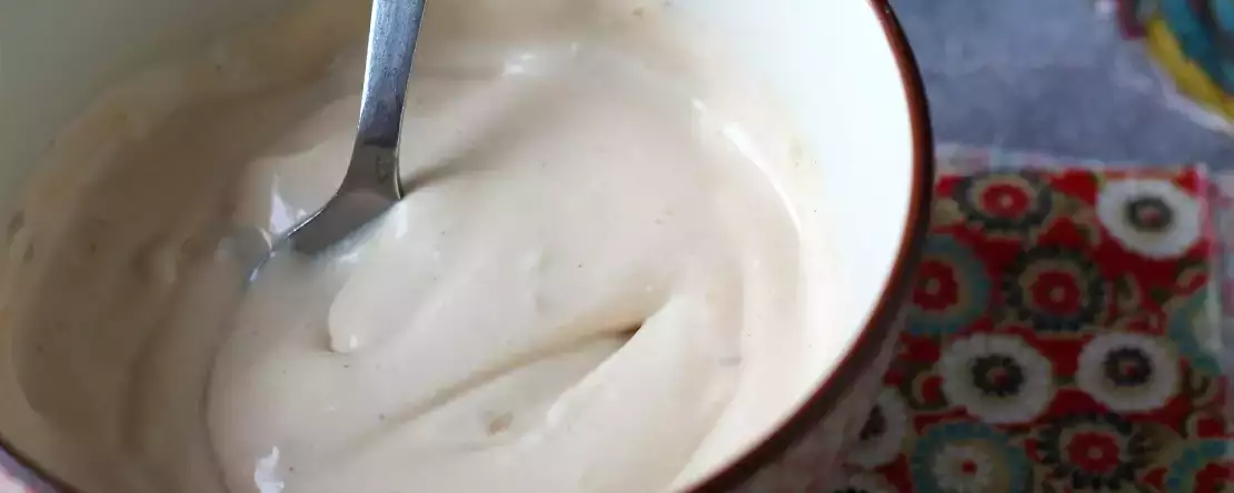 Kermainen, maukas kastike murealle kanalle