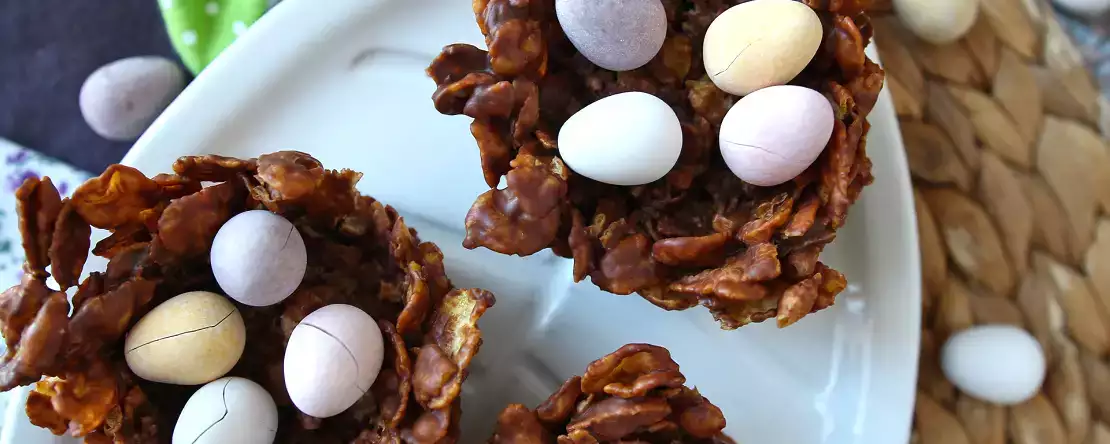 Pääsiäispesät hiekkaruusuissa