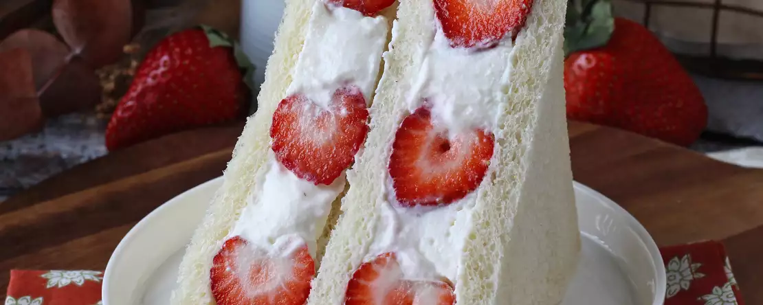 Ichigo sando, japanilainen mansikkaleipä!