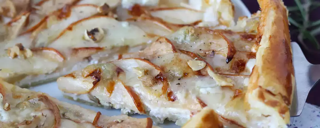 Päärynä-gorgonzola-pähkinäpiirakka – vastustamaton makean ja suolaisen yhdistelmä