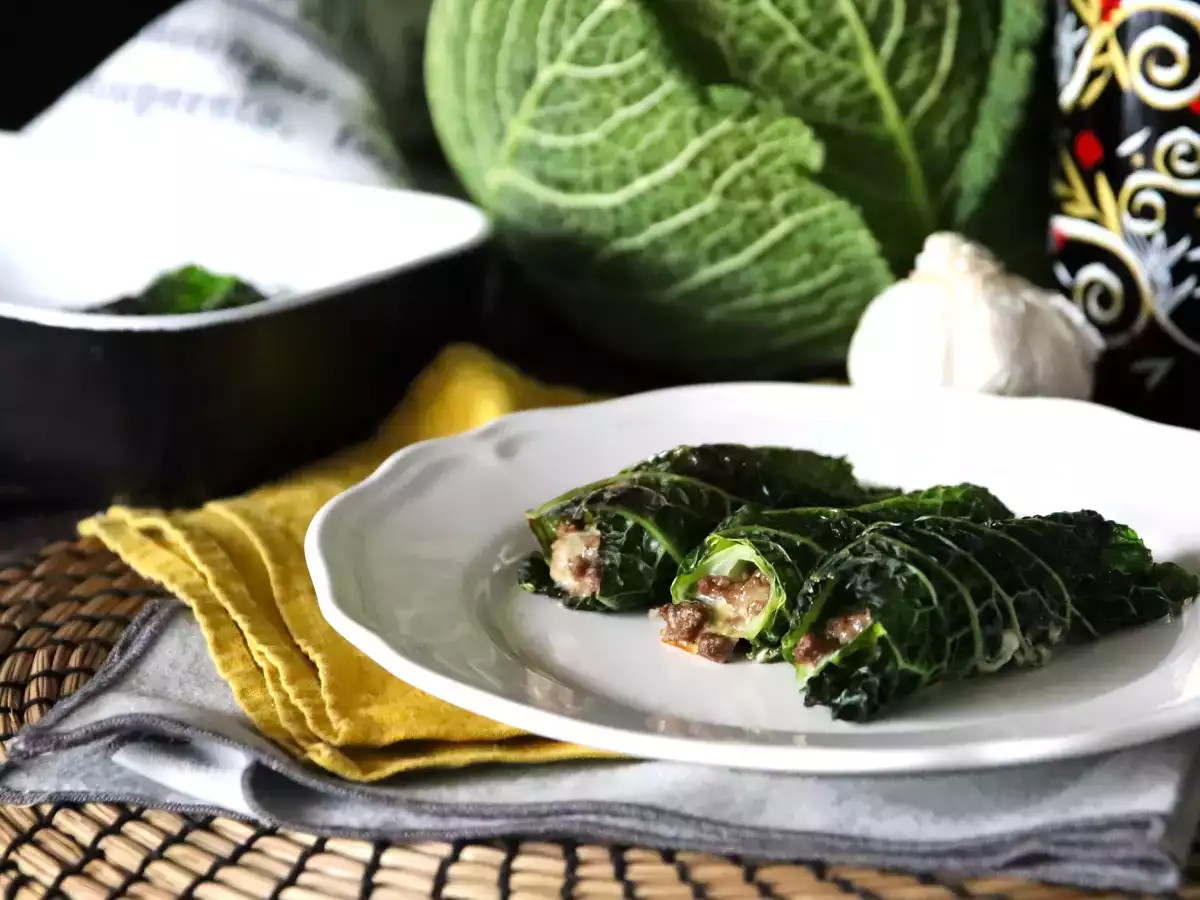 Resepti Paistetut savoijinkaalikääryleet, helppo ja edullinen resepti perheen lounaalle.