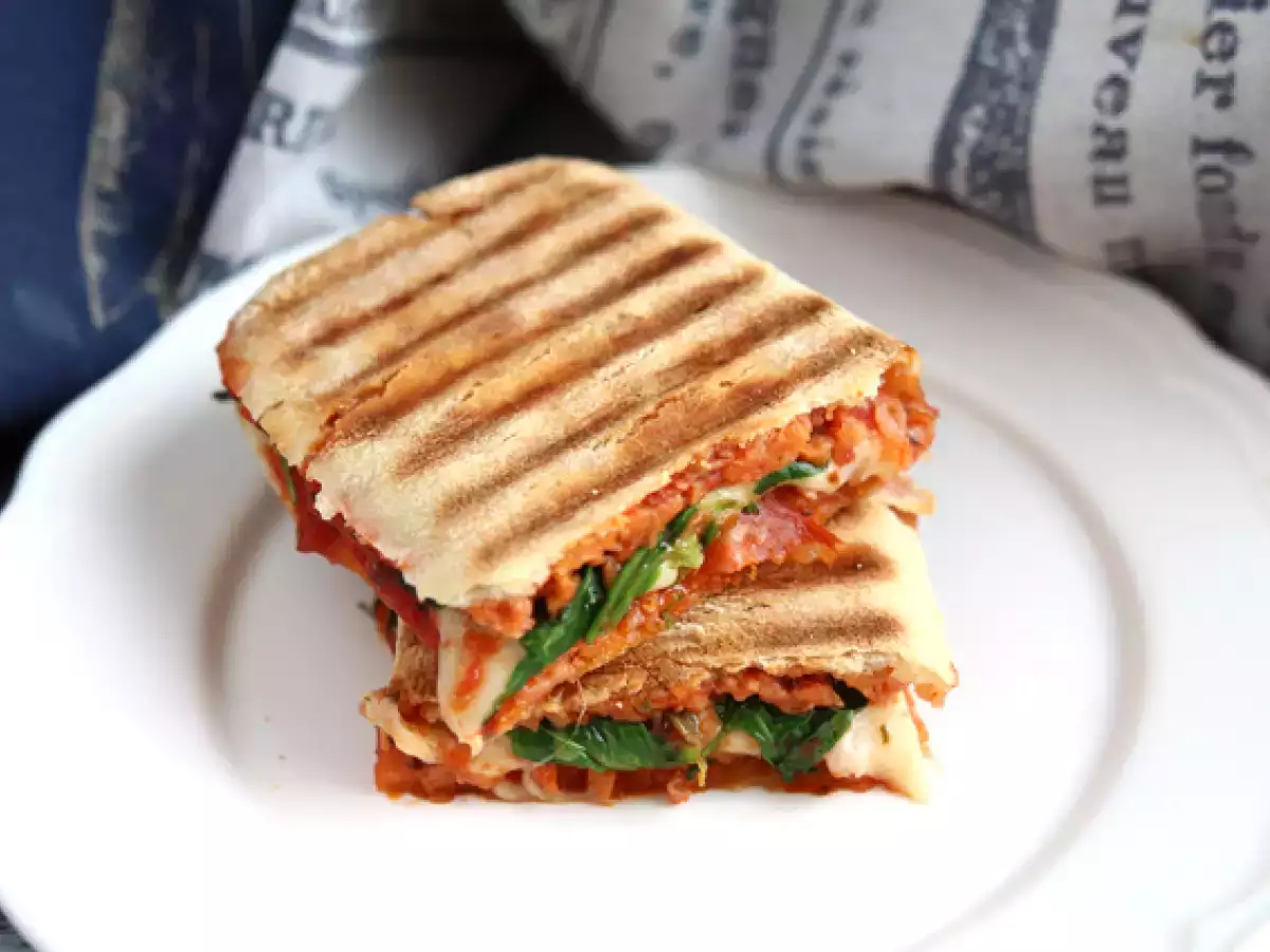 Resepti Chorizo ja emmental panini