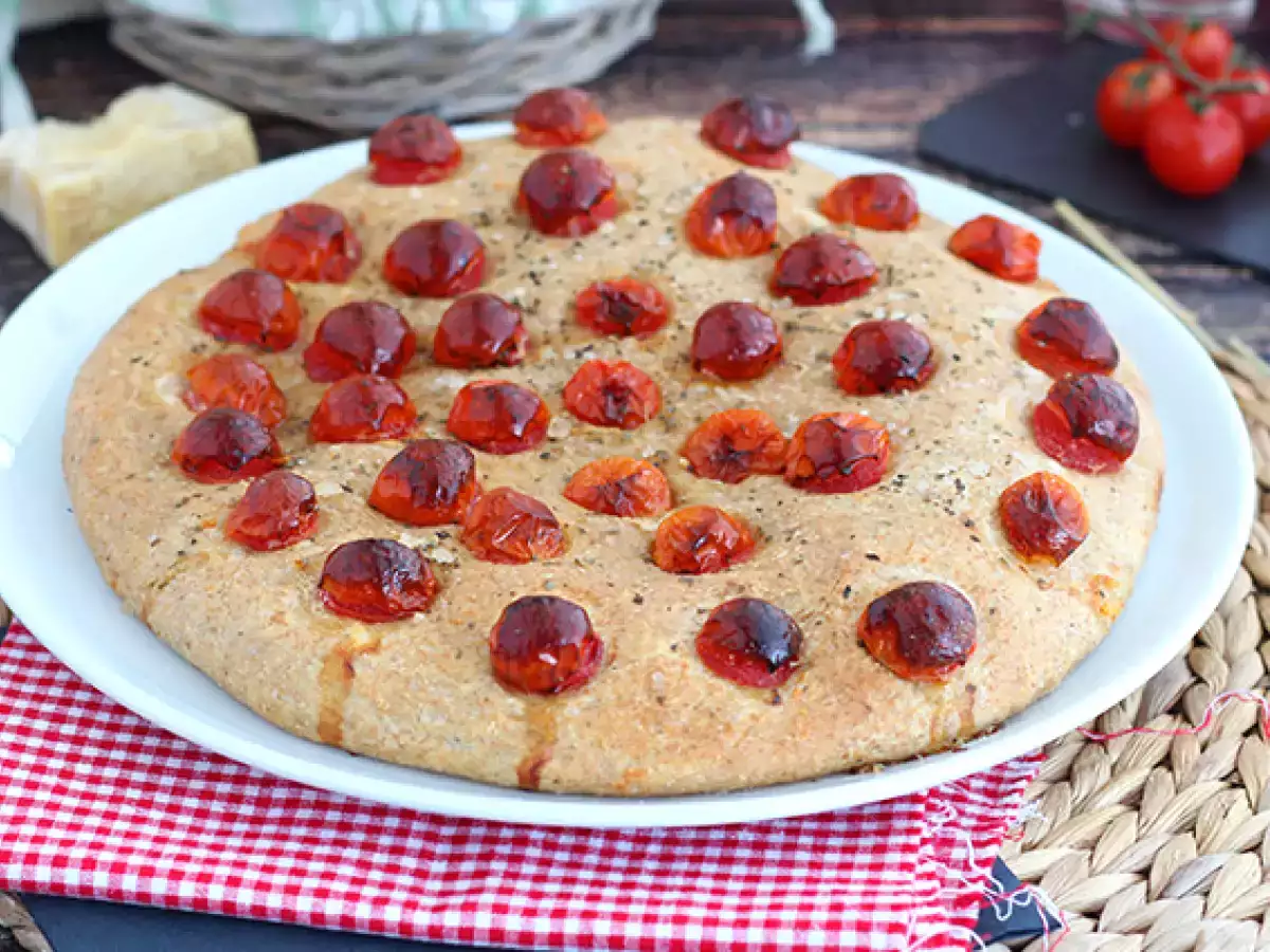 Resepti Focaccia kirsikkatomaattien kanssa