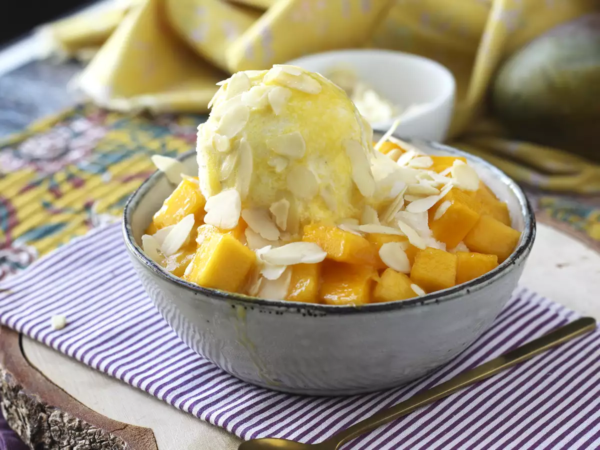 Resepti Mango bingsu, herkullinen korealainen jälkiruoka, jossa on mangoa ja joka on maailmanlaajuinen hitti.