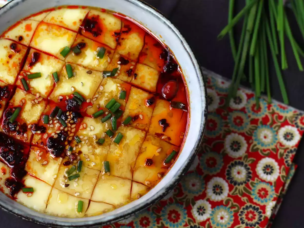 Resepti Kiinalaiset höyrytetyt kananmunat: kiinalainen resepti höyrytetyille silkkisille kananmunille, joissa on vain kaksi ainesosaa!