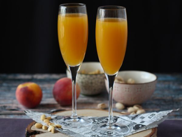 Resepti Bellini, helppo italialainen persikkacocktail, jonka voit tehdä kotona!