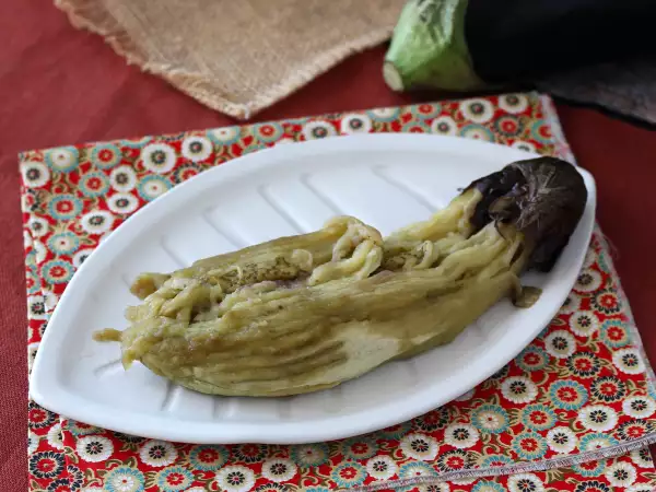 Resepti Miten paahdan ja kuorin munakoisot uunissa?