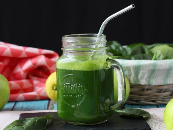 Resepti Detox vihreä mehu ilman uuttimen, maksimaalinen vitamiineja!