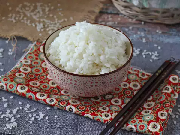 Resepti Superhelppoa sushi-riisiä cookeossa!