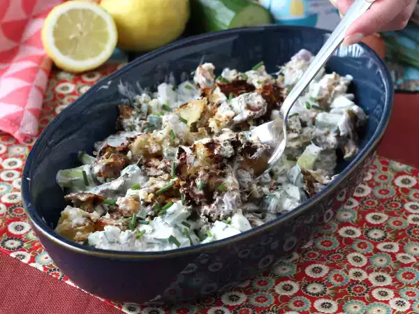 Resepti Kurkku- ja rapea perunasalaatti