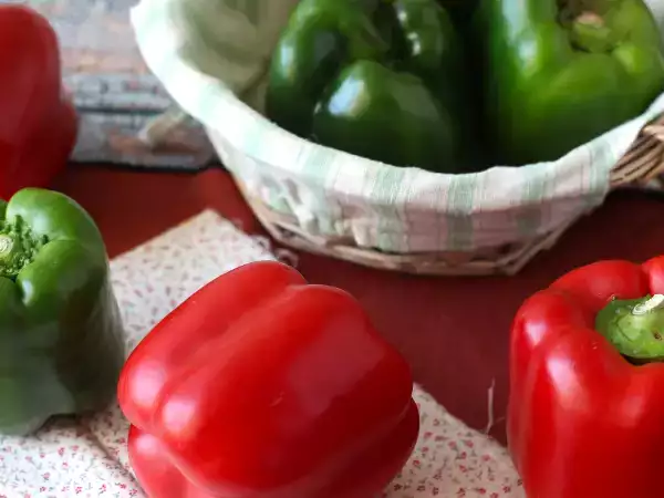 Resepti Miten paprikat kuoritaan paistinpannulla