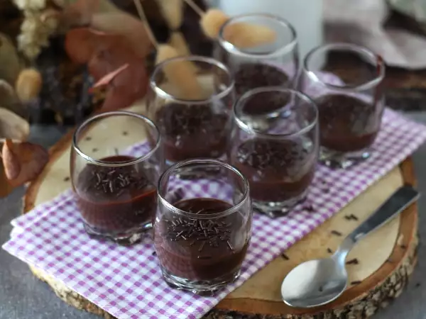Resepti Brigadeiro lusikalla, juhlapäivien suosituin makeinen!
