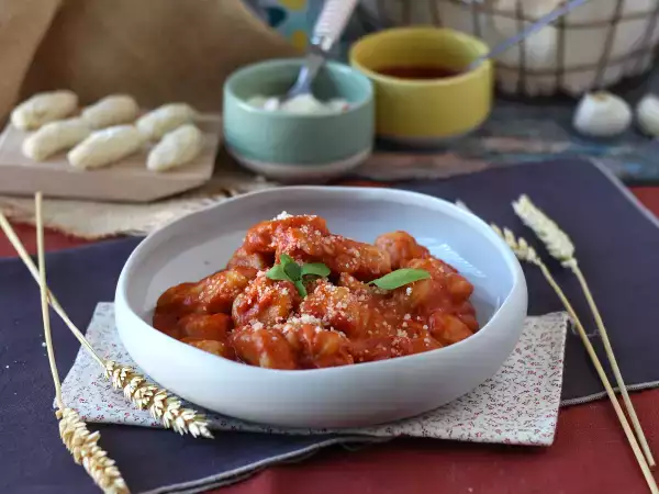 Resepti Gnocchi alla sorrentina pannulla: nopea ja juustoinen resepti, jota kaikki rakastavat!