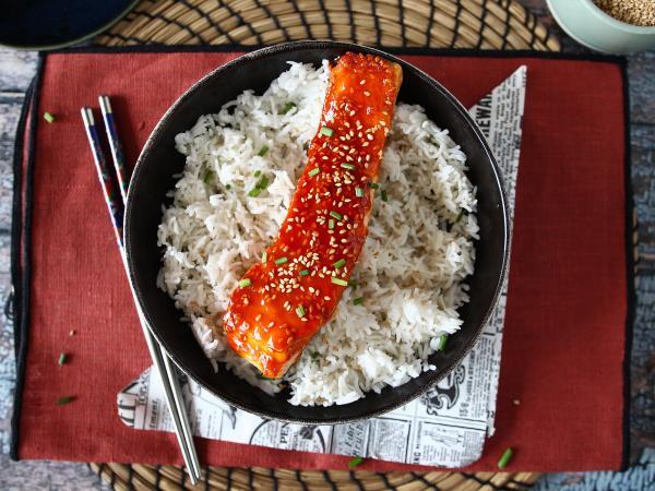 Resepti Korealaistyylinen lohi gochujang-kastikkeella, valmis 8 minuutissa