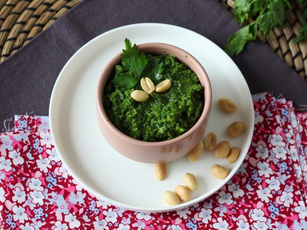 Resepti Persilja- ja maapähkinäpesto, makujen räjähdys