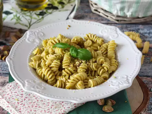 Resepti Pasta pistaasipestolla, herkullinen ja helppo resepti