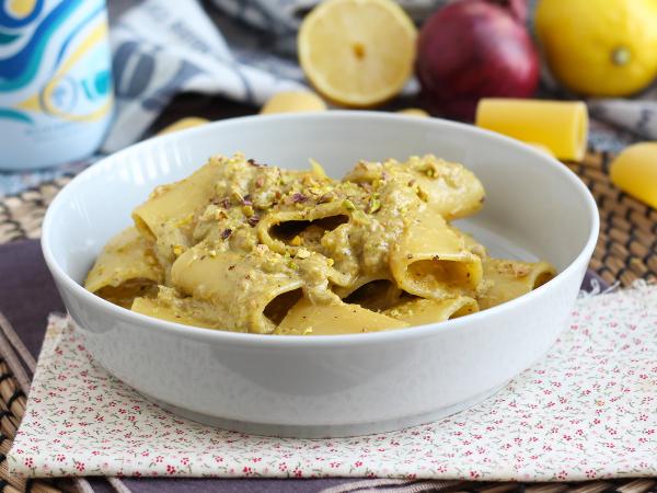 Resepti Pasta tonnikalan, pistaasipähkinöiden ja sitruunan kanssa