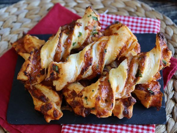Resepti Maxi-leivonnaiskääryleitä (tomaattia, kinkkua, mozzarellaa, persiljaa)