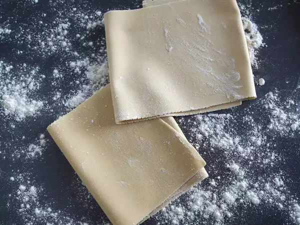 Resepti Miten valmistaa munapastaa lasagnea varten