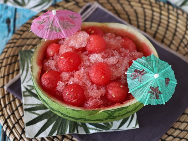 Resepti Vesimelonifrosé: superraikas granita-cocktail rosélla!